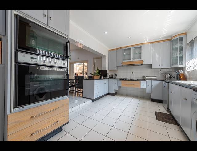 4 BEDROOM HOUSE FOR SALE IN REGENTS PARK